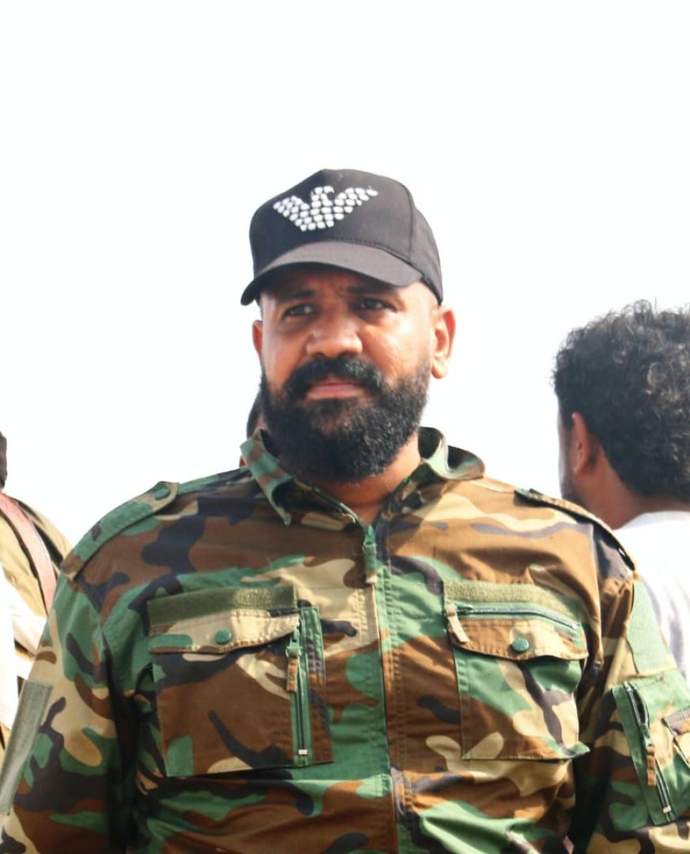 العميد أحمد غانم قائد المقاومة التهامية : طريق حيس – الجراحي شريان المسافر.. وإغلاقه انتهاك صارخ للحق الإنساني