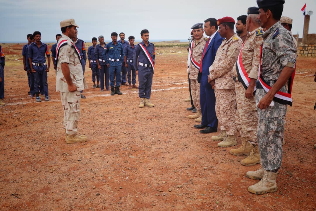 محافظ سقطرى يتفقد اللواء الثالث دفاع ساحلي.. والكتيبة الجوية بالمحافظة