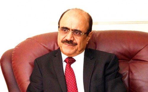 السفير العمراني:  الحكومة والتحالف مقصرين في مواجهة الحوثي