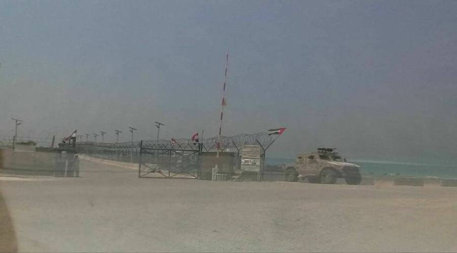 الإمارات تبدأ بإنشاء أول قاعدة عسكرية في سقطرى بعد أسابيع من الانقلاب