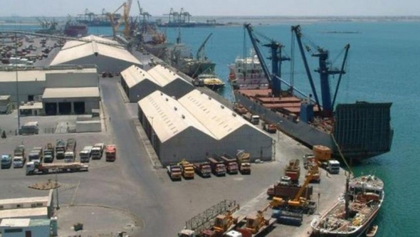 أمزربة: الفحوصات المخبرية أظهرت عدم وجود أي مواد خطيرة في ميناء عدن
