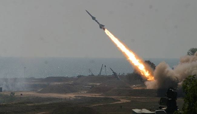 ميليشيات الحوثي تطلق صاروخ باليستي على مأرب