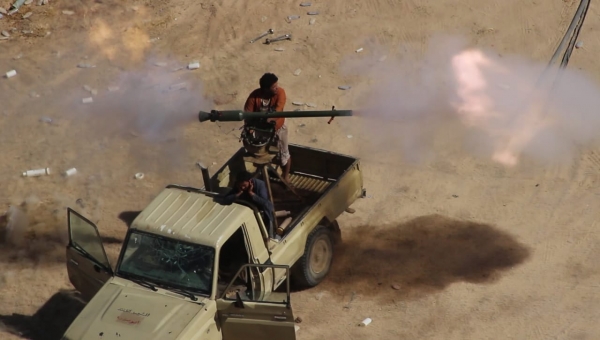 الجيش يهاجم مواقع وتحصينات للحوثيين شمالي باقم بصعدة