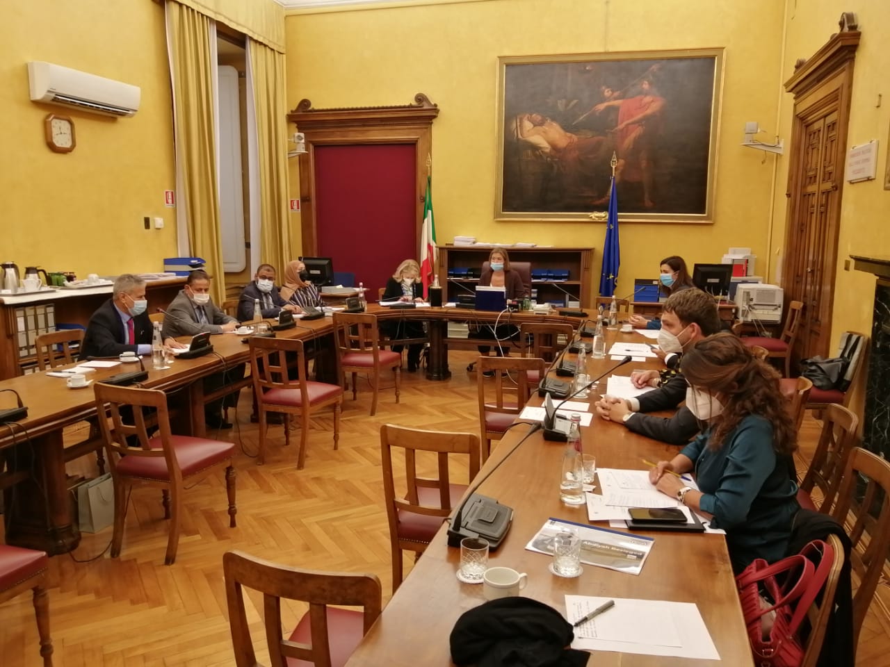 نائب رئيس مجلس النواب يبحث مع مسؤولين ايطاليين تعزيز التعاون البرلماني