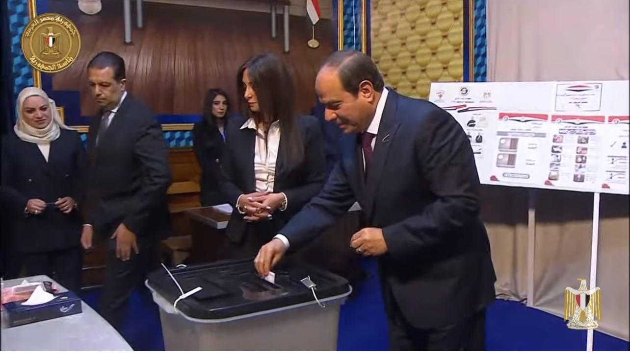 السيسي يدلي بصوته في الانتخابات الرئاسية المصرية