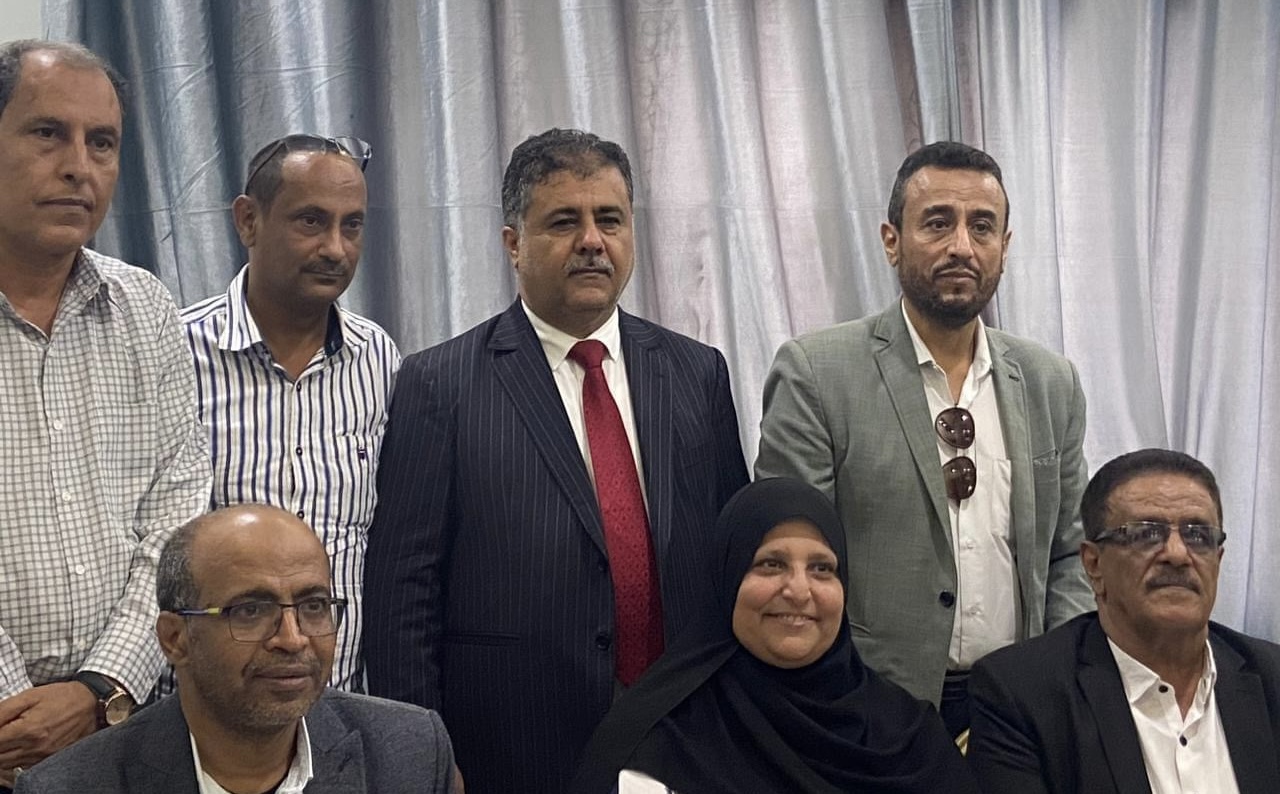 الشيخ العيسي يلتقي القيادة المحلية للائتلاف الوطني الجنوبي في العاصمة المؤقتة عدن